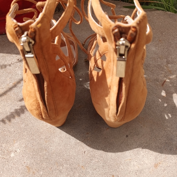 KENNETH COLE  WOMEN  SANDALS SIZE 7.5 M - Picture 3 of 8